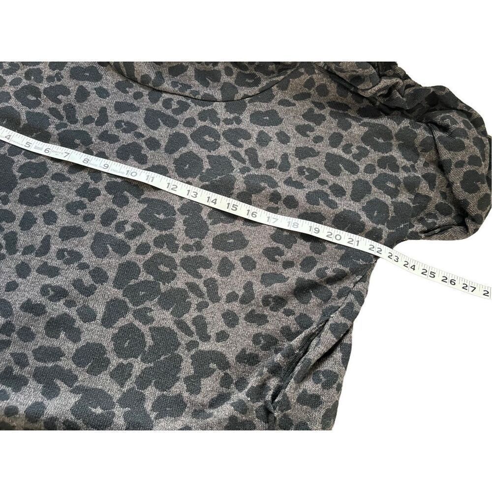 Perfect Peach black and gray leopard print slouch neck pullover - M - Picture 7 of 8
